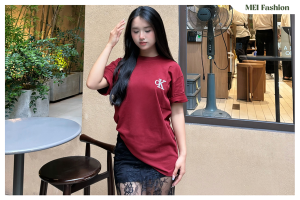 cách phối áo phông rộng với chân váy ren