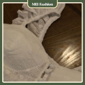 A01 3 Áo croptop ren tay bèo