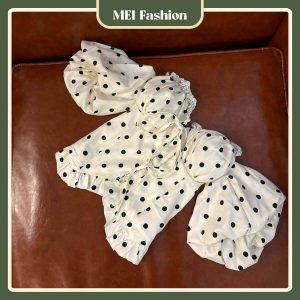 set áo chấm bi phối váy